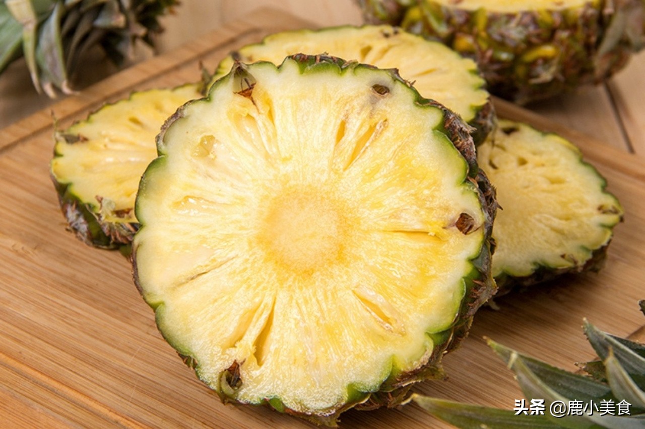 菠萝与凤梨是同一种水果吗,菠萝和凤梨是同一个水果吗