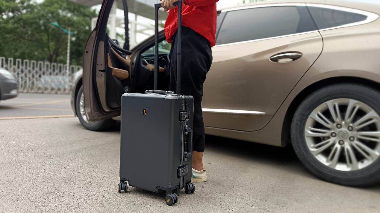 地平线8号行李箱真的好用吗,地平线8号level8旅行箱测试