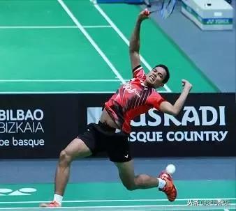 打羽毛球肘关节受伤该如何处理,羽毛球和网球哪个更容易受伤