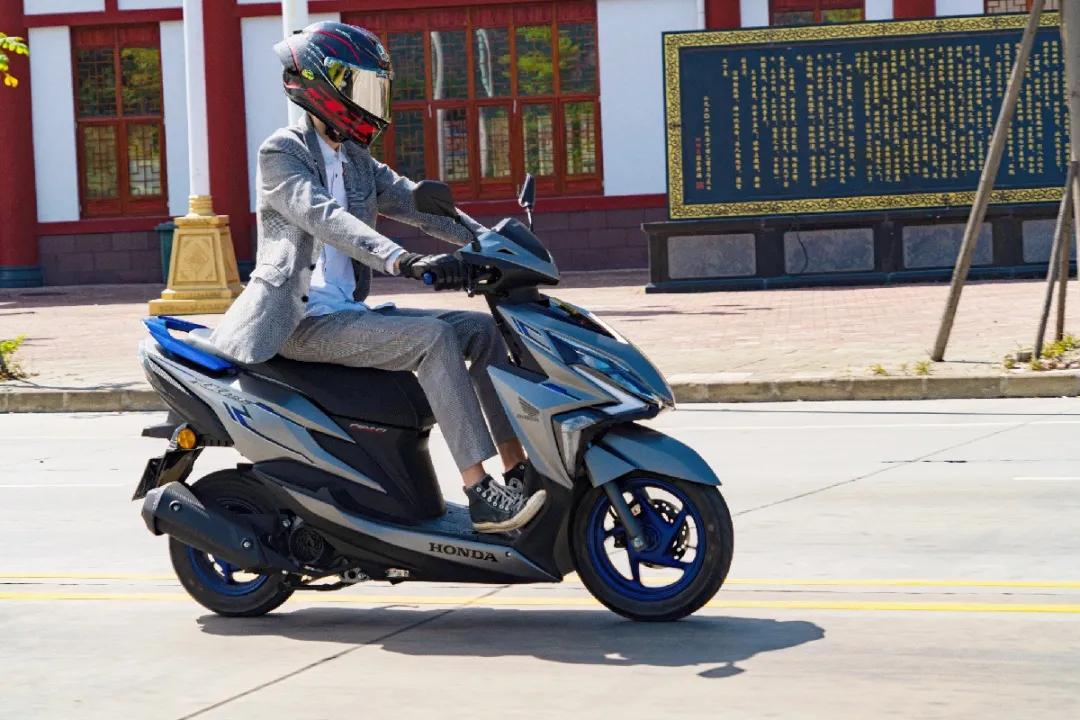 裂行rx125豪华版和星际版,裂行rx125麒麟