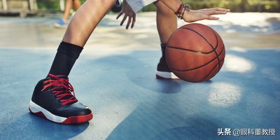 近视眼该如何戴运动眼镜,运动时怎么保护好眼睛