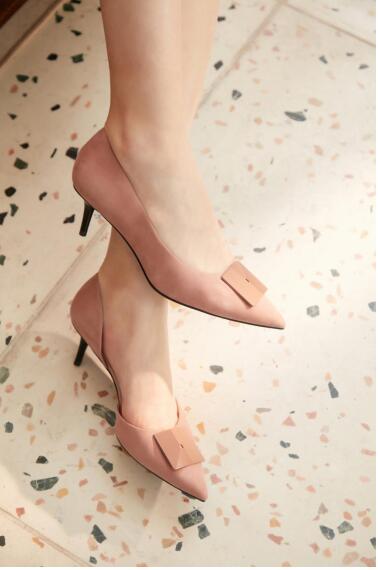 高跟鞋与春天的约会,真美诗joypeace带你走出高雅浪漫气息