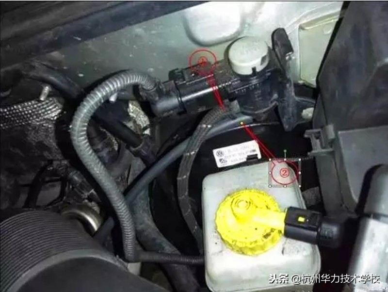 发动机漏油补漏小妙招,发动机漏油检查方法