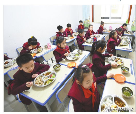 一张小饭桌,校外托餐机构监管依据