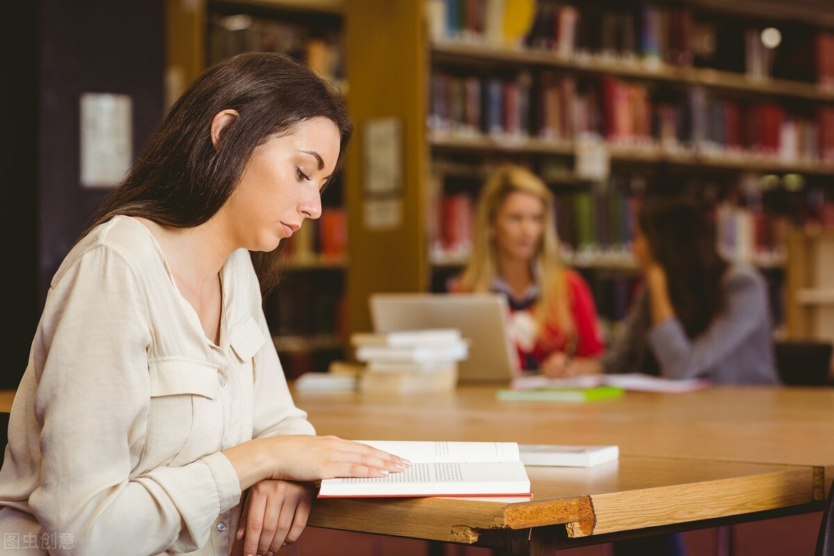 大学生缓解焦虑看的书,大学生感觉到焦虑怎么办