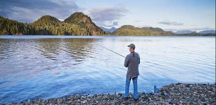 教你路亚钓黑鱼全过程,路亚钓夜晚钓黑鱼视频
