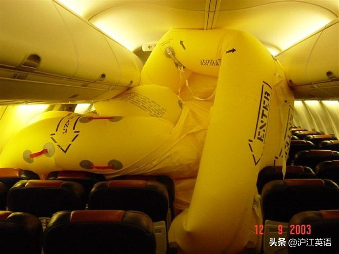 把5000块钱放进微波炉加热消毒，会发生什么？网友分享作死瞬间