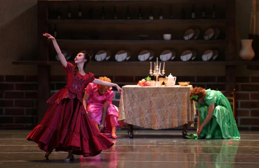 灰姑娘芭蕾舞剧赏析,灰姑娘芭蕾英国皇家舞剧