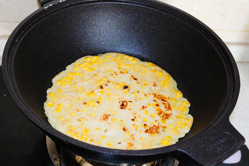 厨房空间开拓者---英国帝伯朗不粘锅，享受生活中美食的冲击