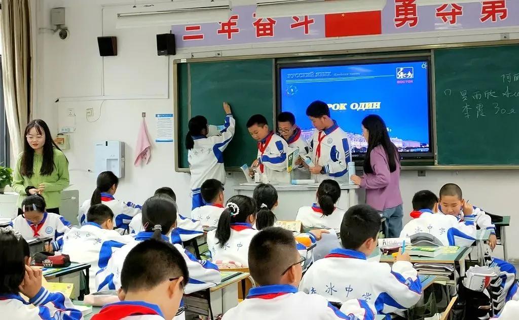 李冰中学都江堰艺术节,都江堰李冰学校文化