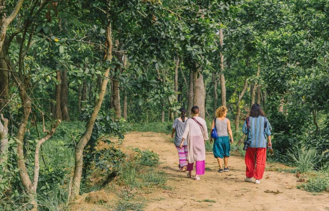 这个微笑国度,见人就夸漂亮,300元就能在天空滑翔