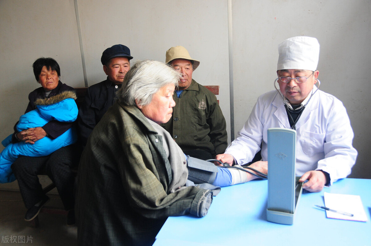 50多岁水肿是什么原因引起的,突然发胖水肿厉害什么原因