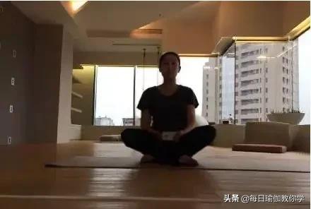 女星产后瑜伽,产后瑜伽每天必练8个动作