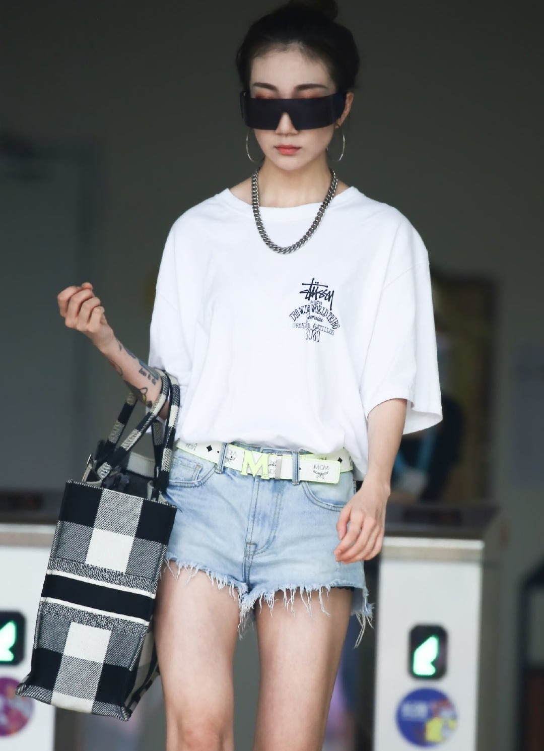 牛仔短裤好穿还显瘦的神裤推荐,直筒宽松显瘦牛仔短裤