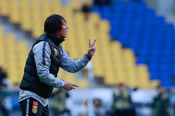 真不容易背面完整版,国足东亚杯vs中国香港