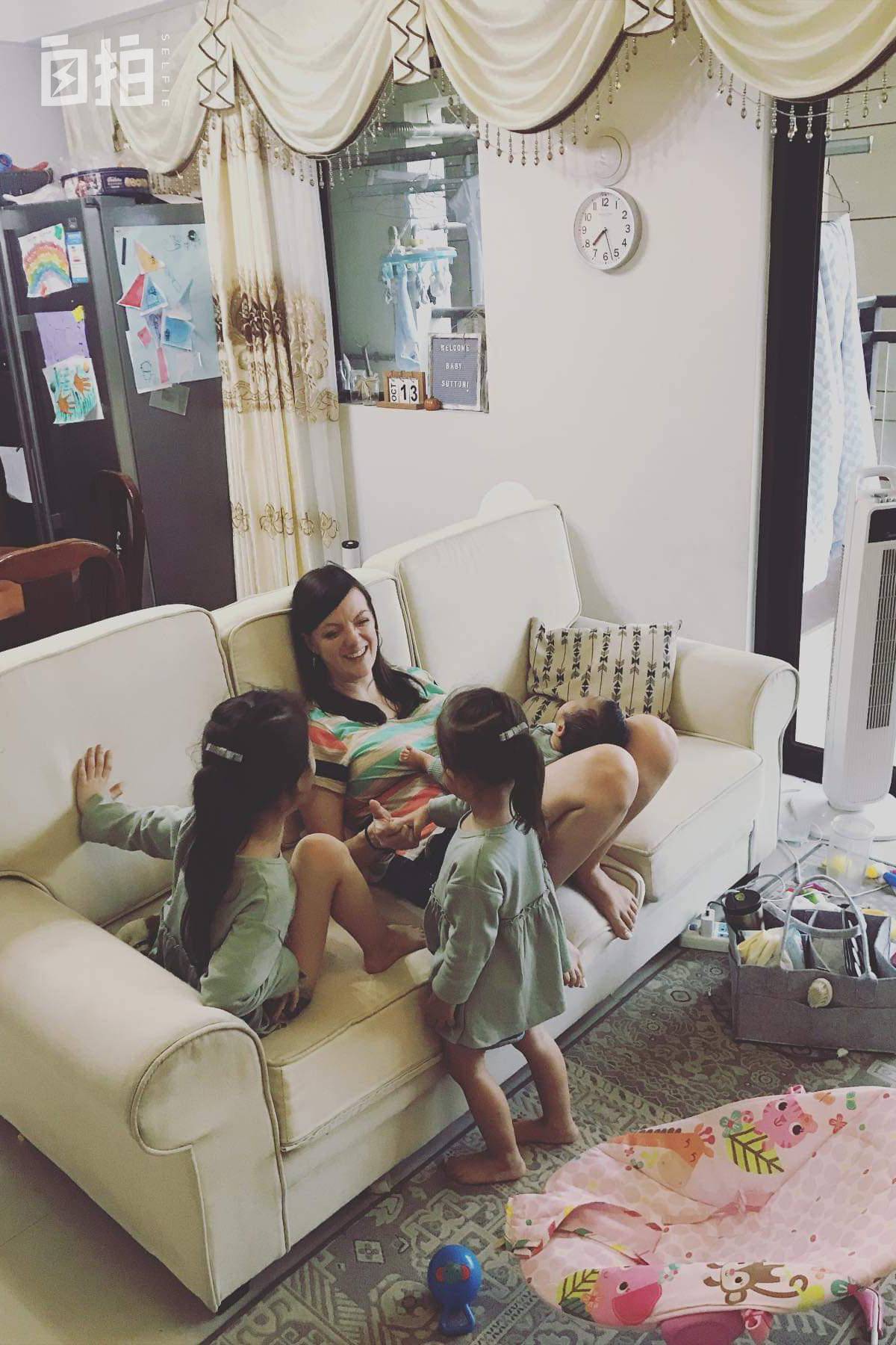 35岁中国小伙娶26岁美国妻子,八年前河南小伙娶大五岁美国妻子