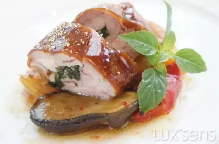 chanel价格直逼爱马仕,chanel香奈儿包包官网价格