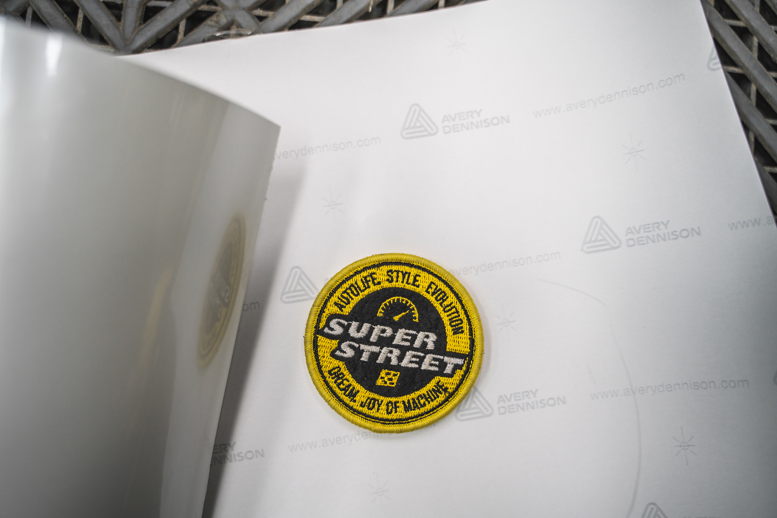 玛莎拉蒂吉博力汽车贴膜改色,superstreet改装