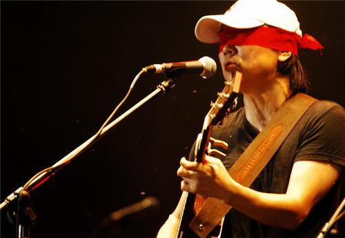 中国互联网第一人，1年亏光5000万，凭啥马云还要叫他大姐大