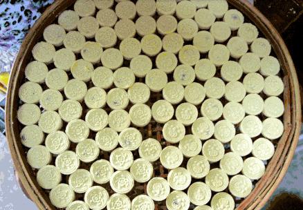 简单四步做出松软的绿豆糕,绿豆糕怎么做才会更好吃