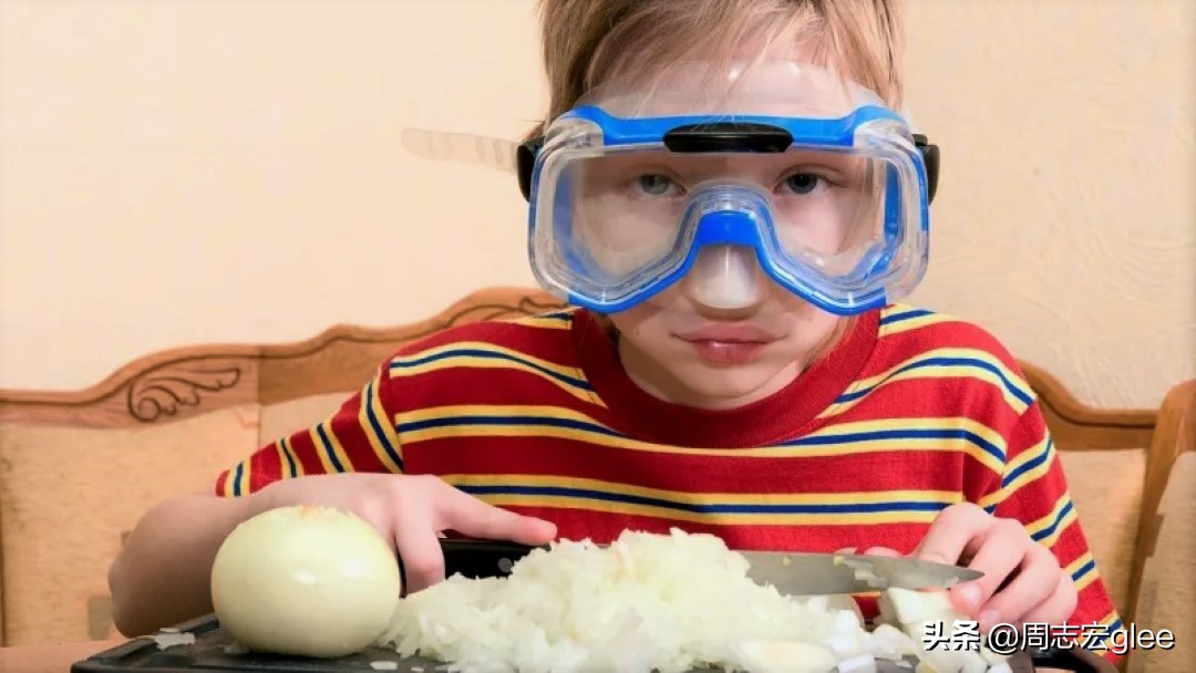 切洋葱怎样避免泪流满面,切洋葱怎么才能不流泪