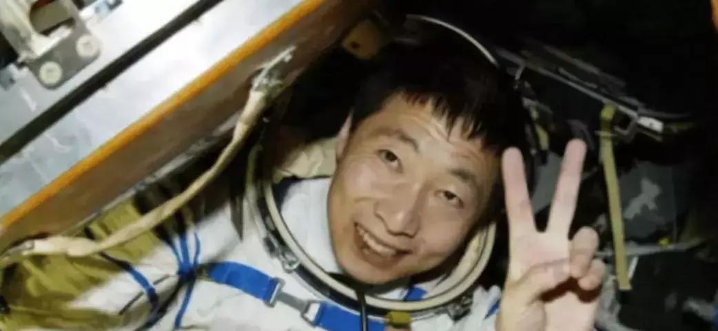 我国第一名宇航员杨利伟，现在生活得怎么样？