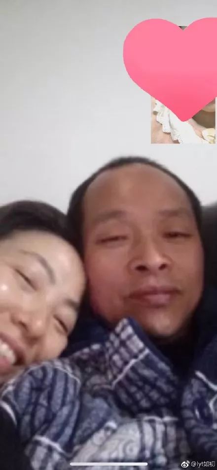 父母秀恩爱对子女的好处,父母特别秀恩爱的方式