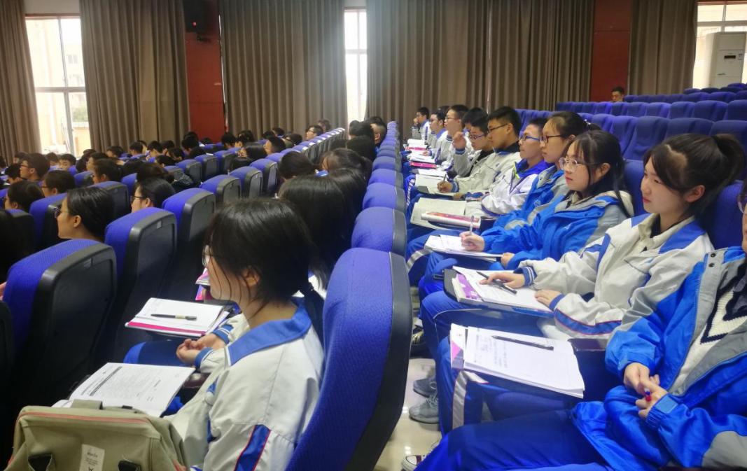 物化生和物地生哪个组合容易学,高中选科物化生和物地生哪个好