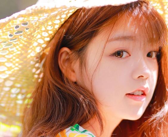 皮肤出油耳朵外也出油怎么回事,皮肤出油导致的脸部蜡黄