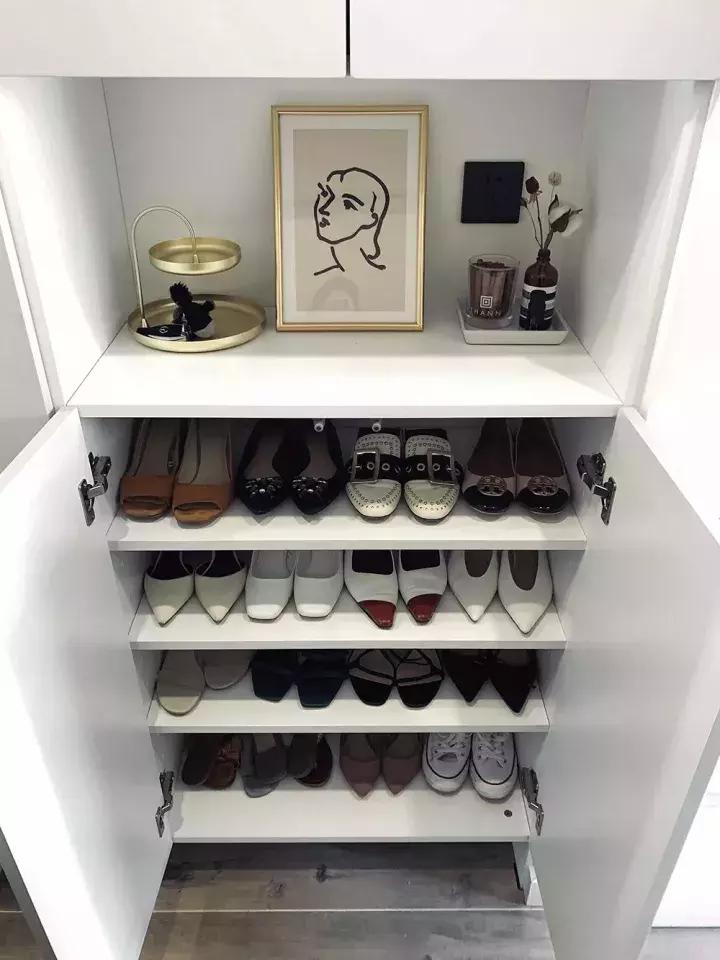 业主把家里收拾的井井有条,美女收拾家干净卫生