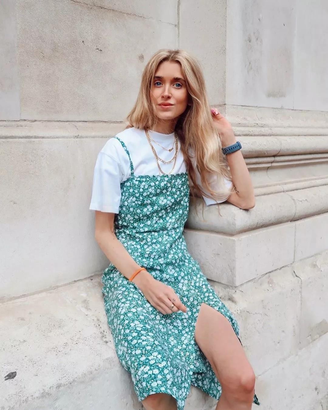 平胸女生怎么穿好看呀,为什么平胸才能穿衣服好看