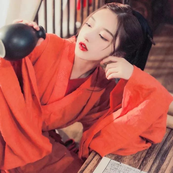 不染世俗的古风女头真人,有意境古风女头真人版