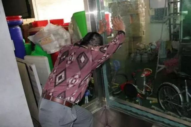 一米以上的大型鱼缸是如何制作的,大型水景鱼缸制作全过程