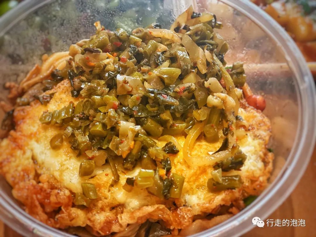 「岳阳攻略」被誉为“湖南夜宵扛把子”的烧烤城，还是小龙虾基地