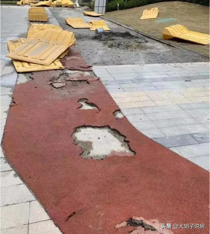 窗户掉下去砸死人赔偿问题,窗户玻璃掉下来砸死人了怎么办