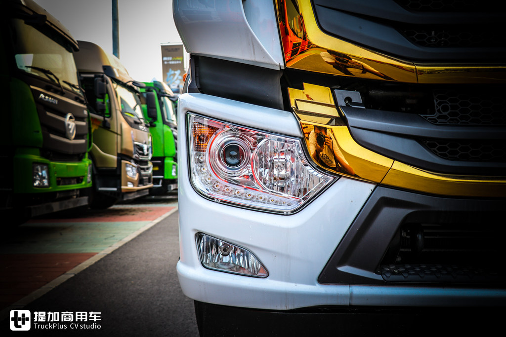 奥铃大黄蜂国五发动机,奥铃大黄蜂玉柴六缸245马力版