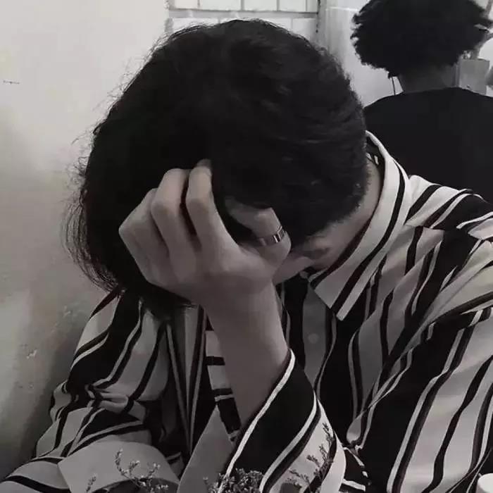 超丧成熟稳重的头像男,丧到极致的男生头像真人