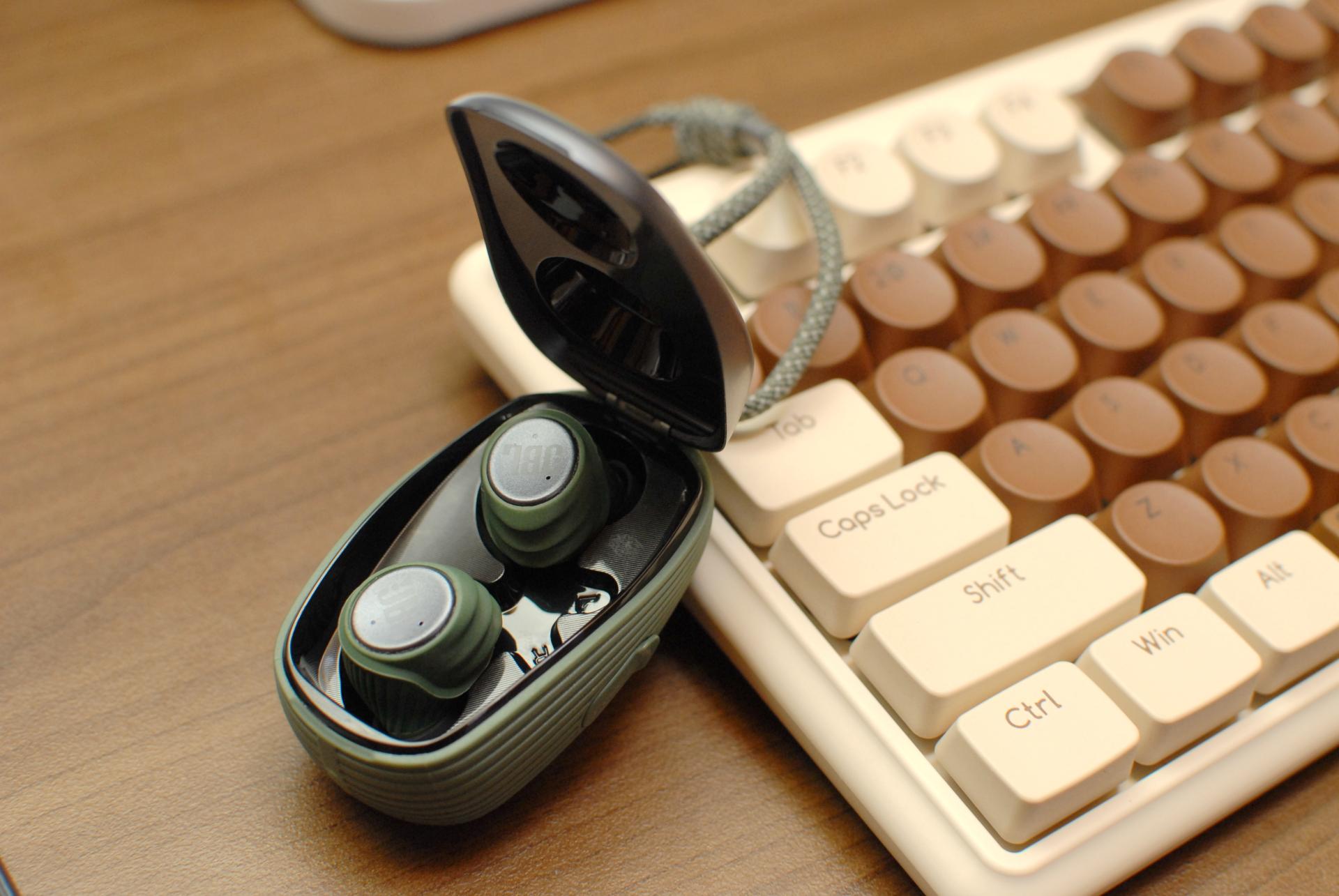 jblx600tws蓝牙耳机打开不闪烁,jblx600蓝牙耳机