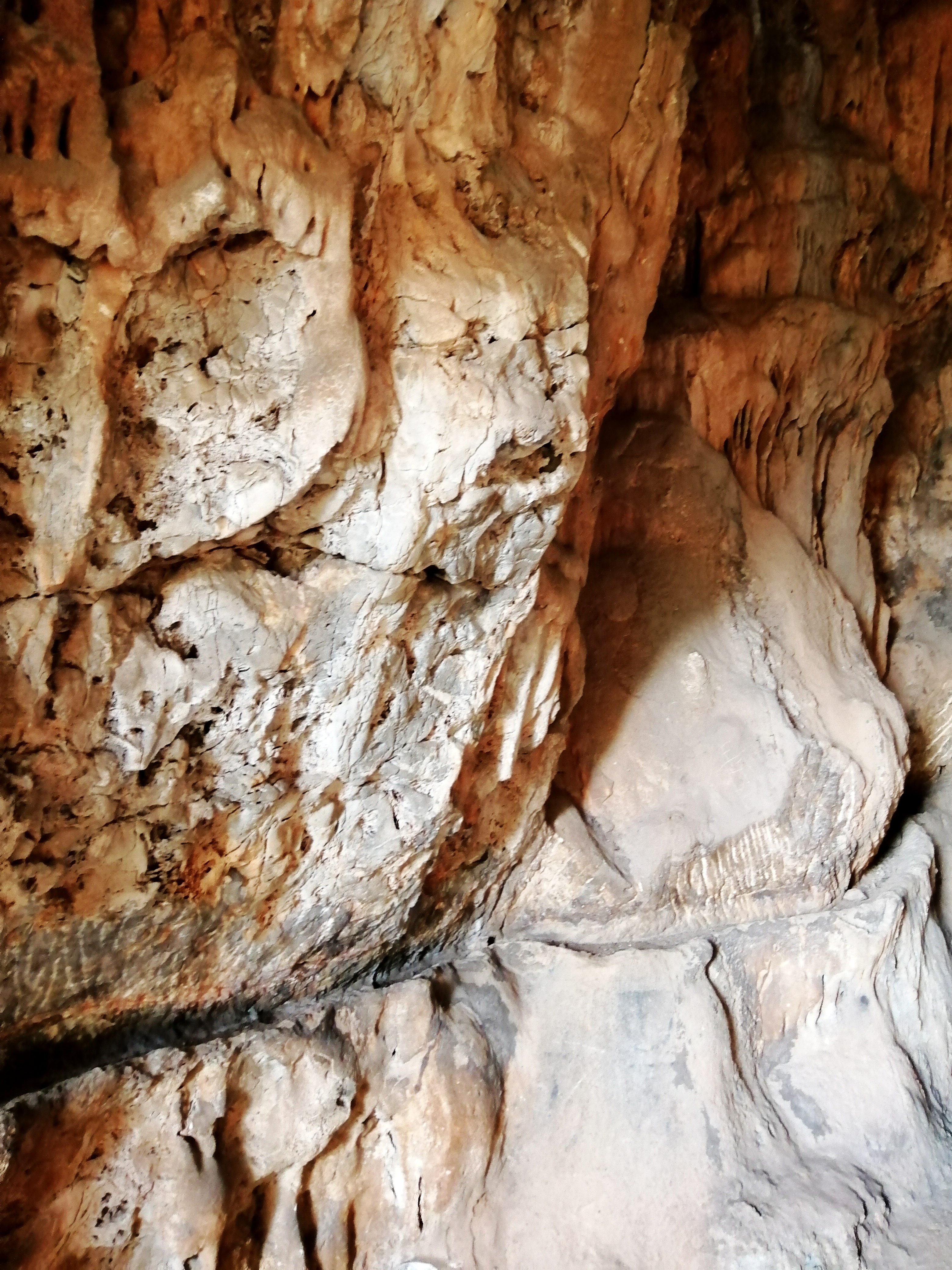 惊喜?悲哀?昆明三环徐霞客探寻过的两个溶洞,还是380年前样子