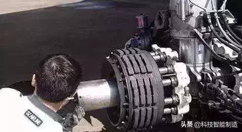 飞机降落时时速大约多少,飞机最大着陆速度纪录