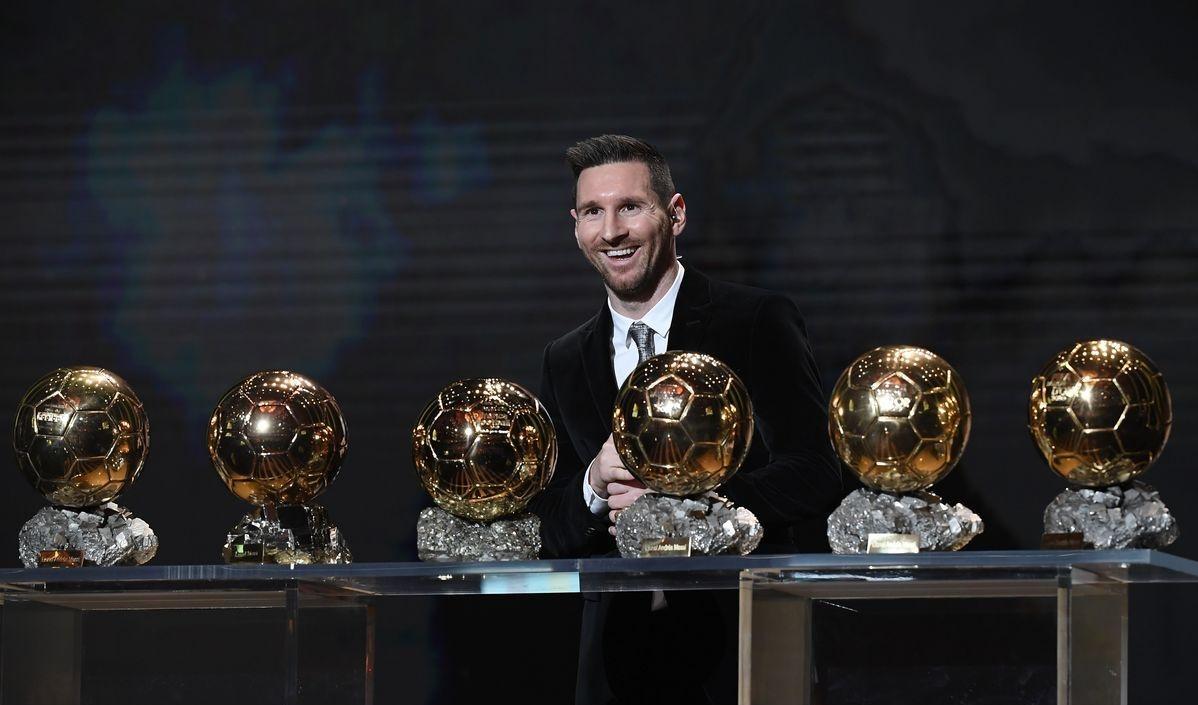 评价梅西夺得世界杯冠军,欧足联官方评历史最佳球员