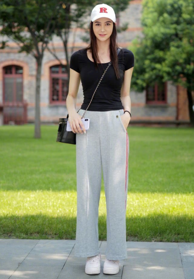 什么样的t恤最显瘦,什么t恤最显瘦