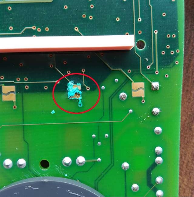 为何美国FLUKE15B比国产万用表耐用？拆机一看，你就明白了