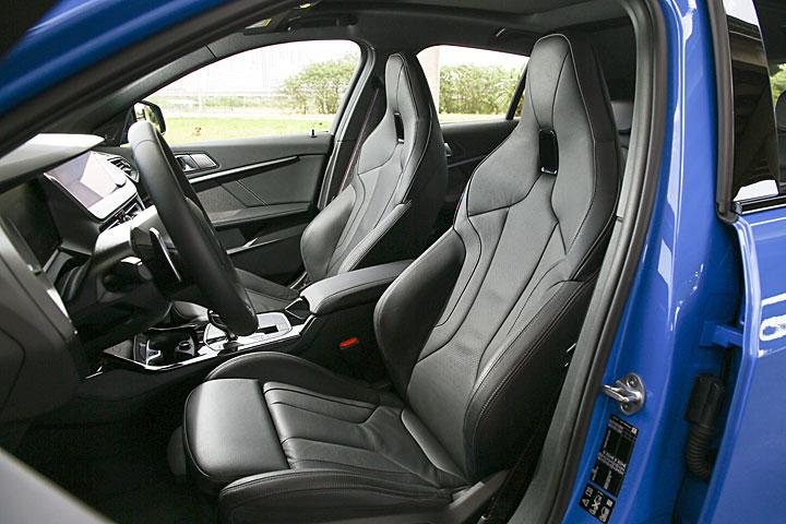 这驾感，依旧又浓又辣，试驾全新一代宝马M135ixDrive