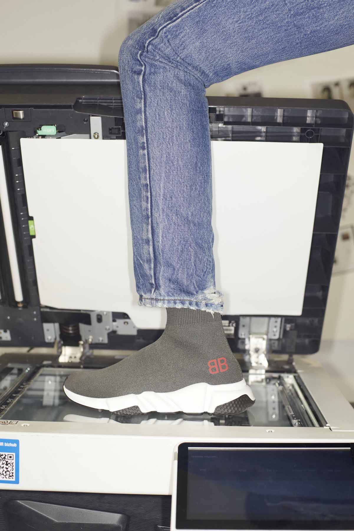 杨幂唐嫣都在穿的鞋子,巴黎世家袜子鞋杨幂同款