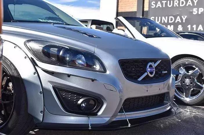 沃尔沃曾经最便宜又独特的双门车C30,没想到竟改装出如此姿态