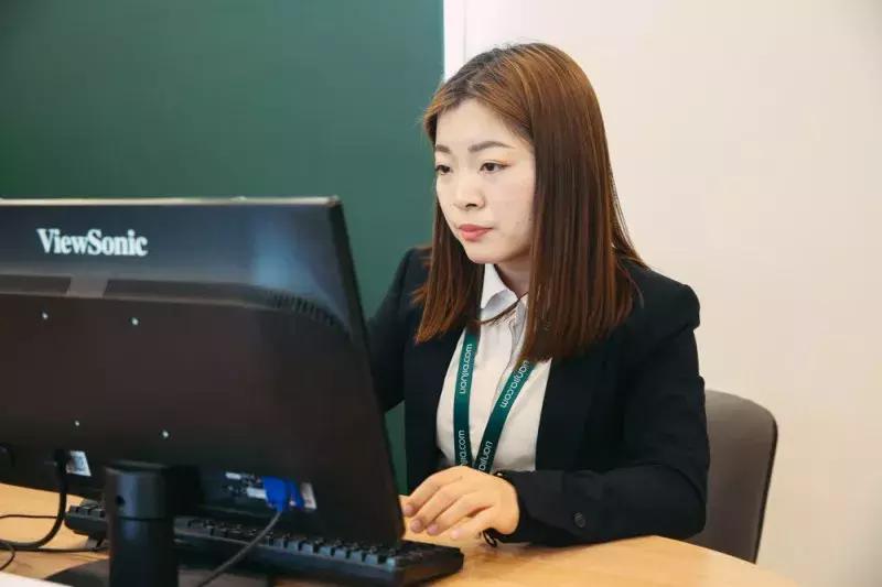 链家工作美女,链家女中介