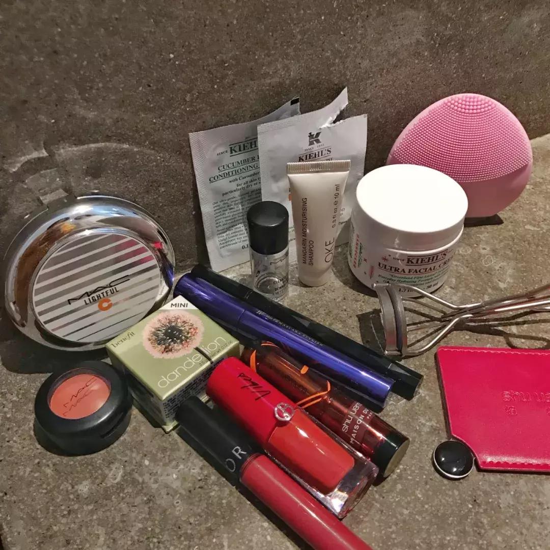 突击检查包里都装什么,突击检查化妆品包包