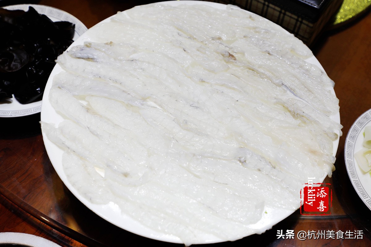 镇江美食三茅宫地锅鸡,镇江美食推荐锅盖面