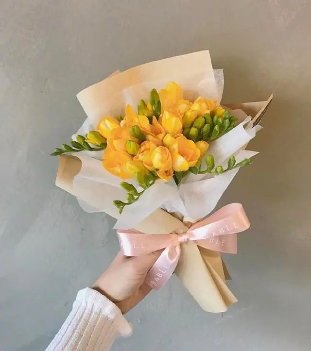 关于爱情走心的句子句句经典,精辟至极的爱情语录句句戳心